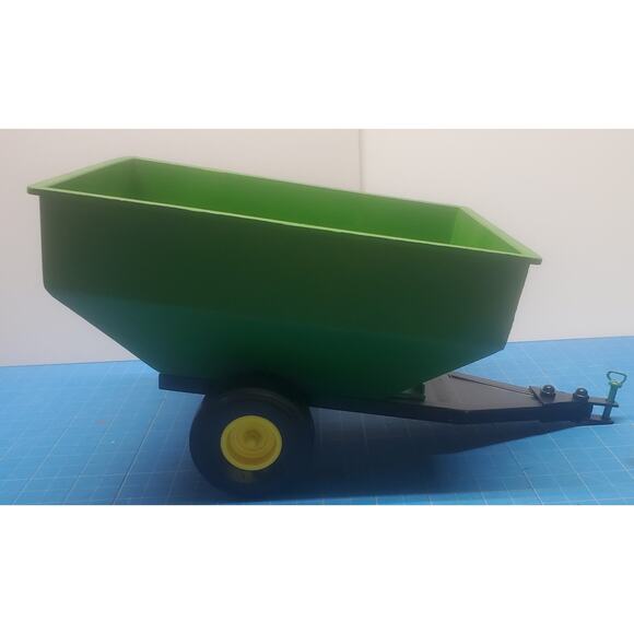 Scale Models Green and Yellow Grain Cart 1/16 Custom - Picture 1 of 5